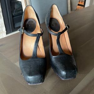 Frye genuine leather heels 8.5. Great condition